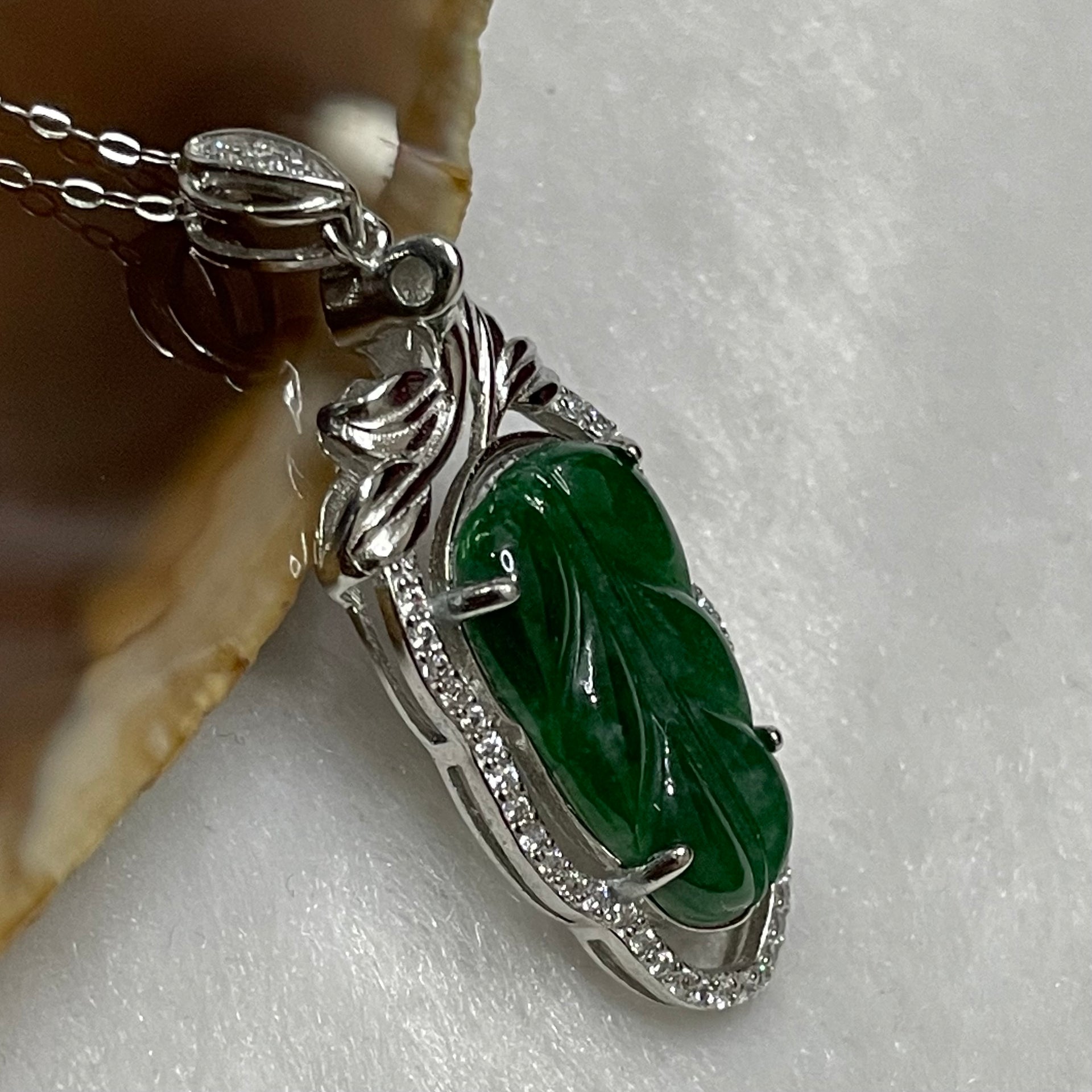 Type A Green Omphacite Jade Jadeite Leaf - 3.79g 40.1 by 15.4 by 5.5mm - Huangs Jadeite and Jewelry Pte Ltd