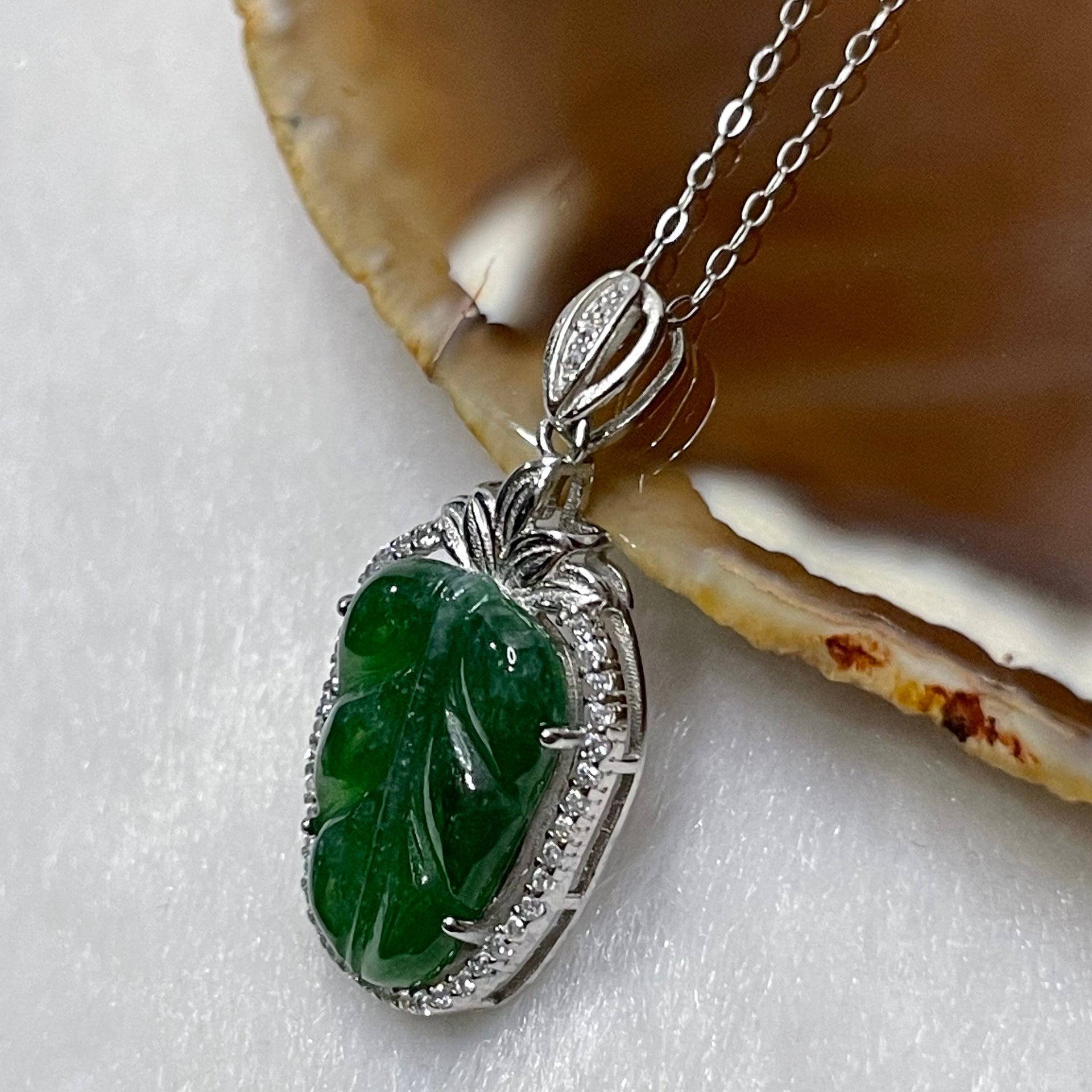 Type A Green Omphacite Jade Jadeite Leaf - 2.76g 30.3 by 15.0 by 5.2mm - Huangs Jadeite and Jewelry Pte Ltd