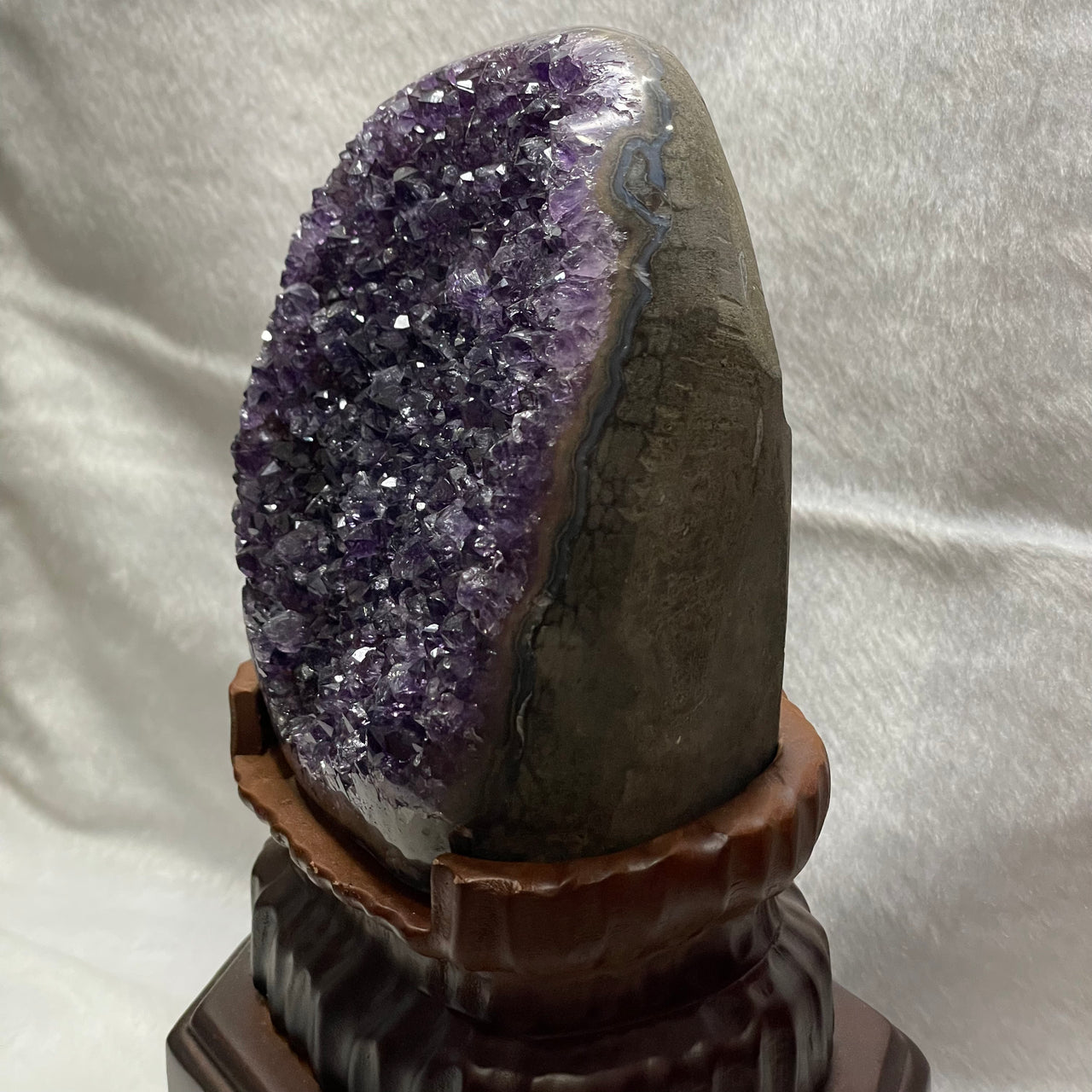 Natural Amethyst Display Wooden Stand - Amethyst - 1425g 127.2 by 112.8 by 73.5mm Wooden Stand - 733.5g 120.8 by 137.1 by 52.8mm - Huangs Jadeite and Jewelry Pte Ltd