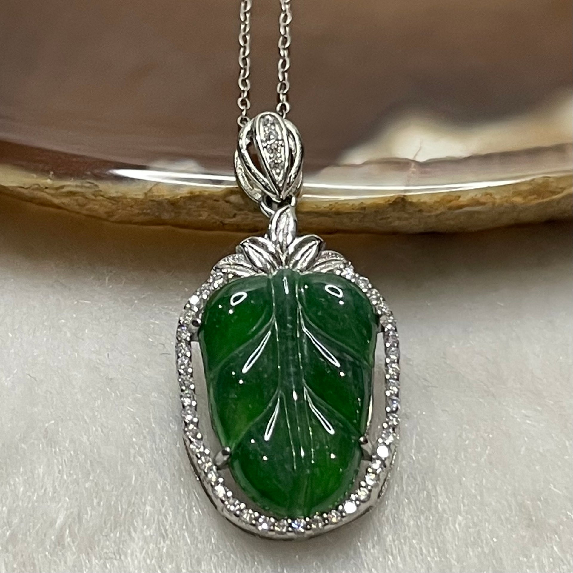 Type A Green Omphacite Jade Jadeite Leaf - 2.76g 30.3 by 15.0 by 5.2mm - Huangs Jadeite and Jewelry Pte Ltd