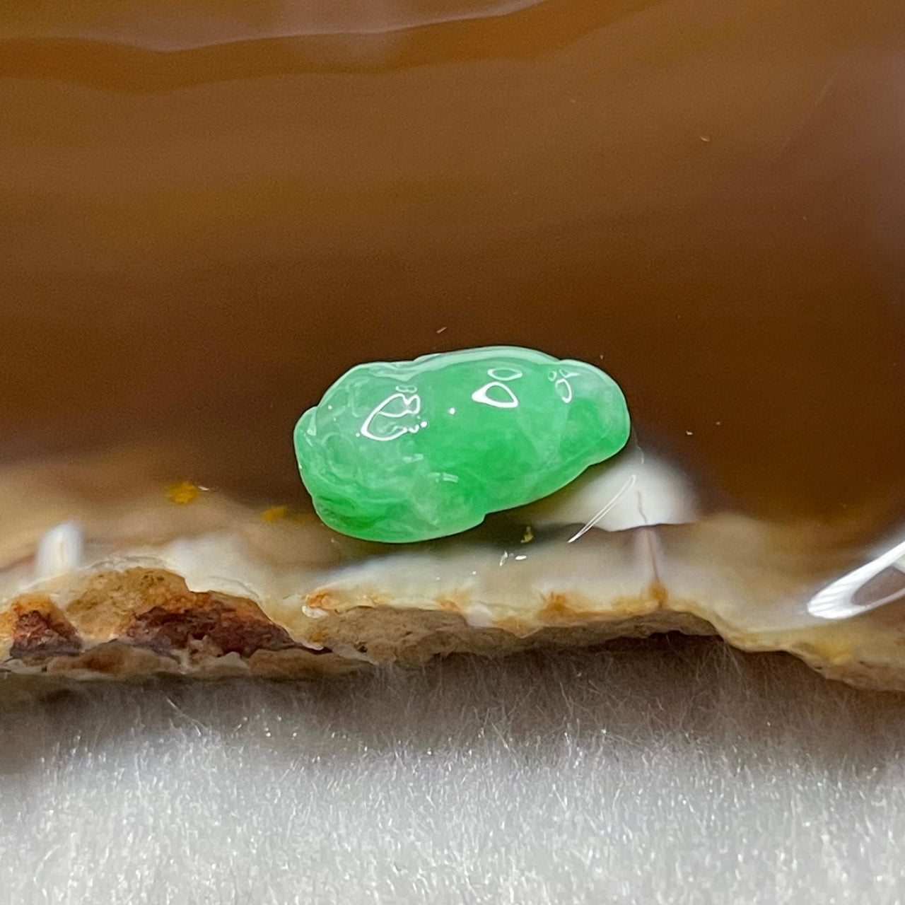 Type A Spicy Green Jade Jadeite Chan Chu 0.95g 13.1 by 8.4 by 5.0mm - Huangs Jadeite and Jewelry Pte Ltd