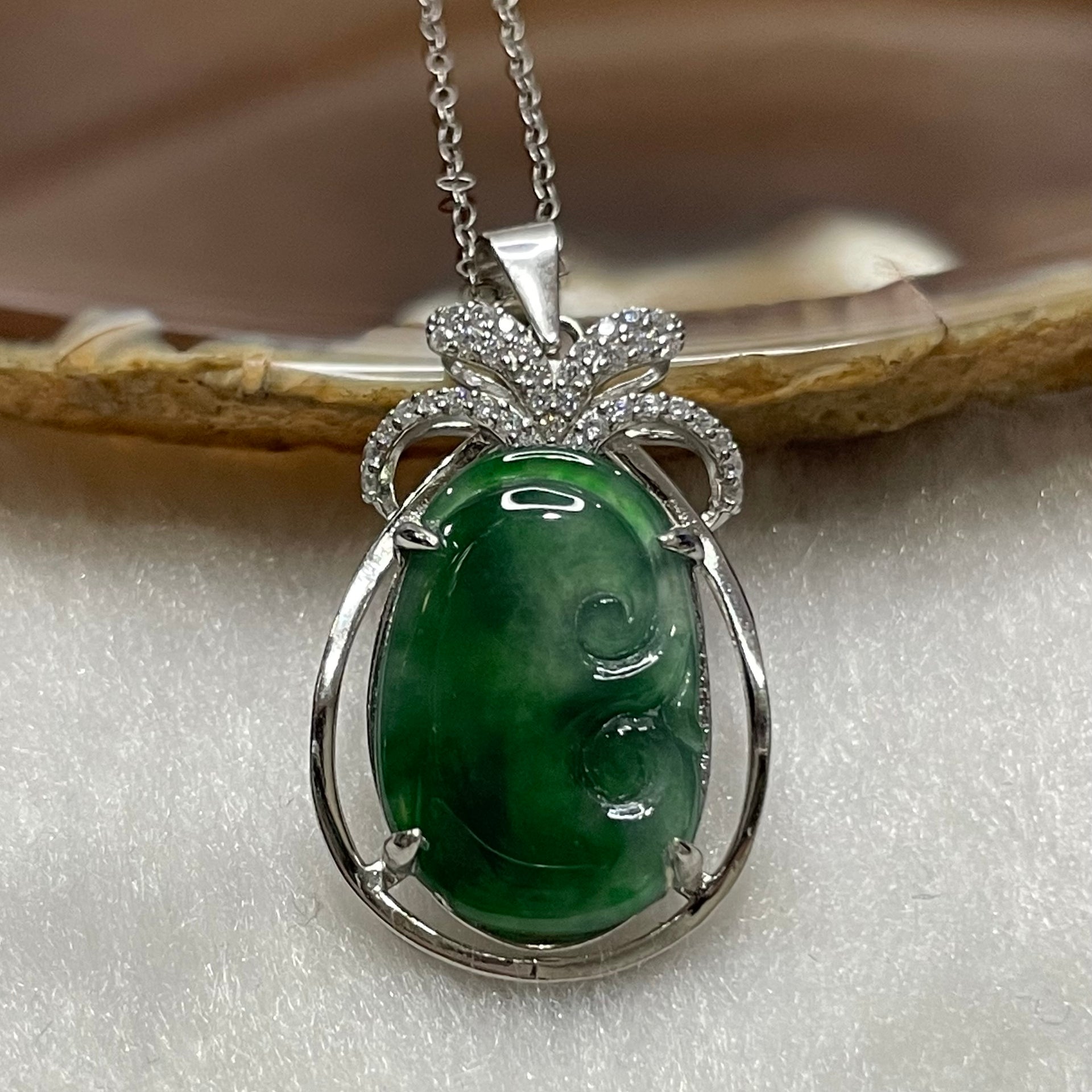 Type A Green Omphacite Jade Jadeite Ruyi - 2.88g 30.9 by 17.2 by 5.2mm - Huangs Jadeite and Jewelry Pte Ltd