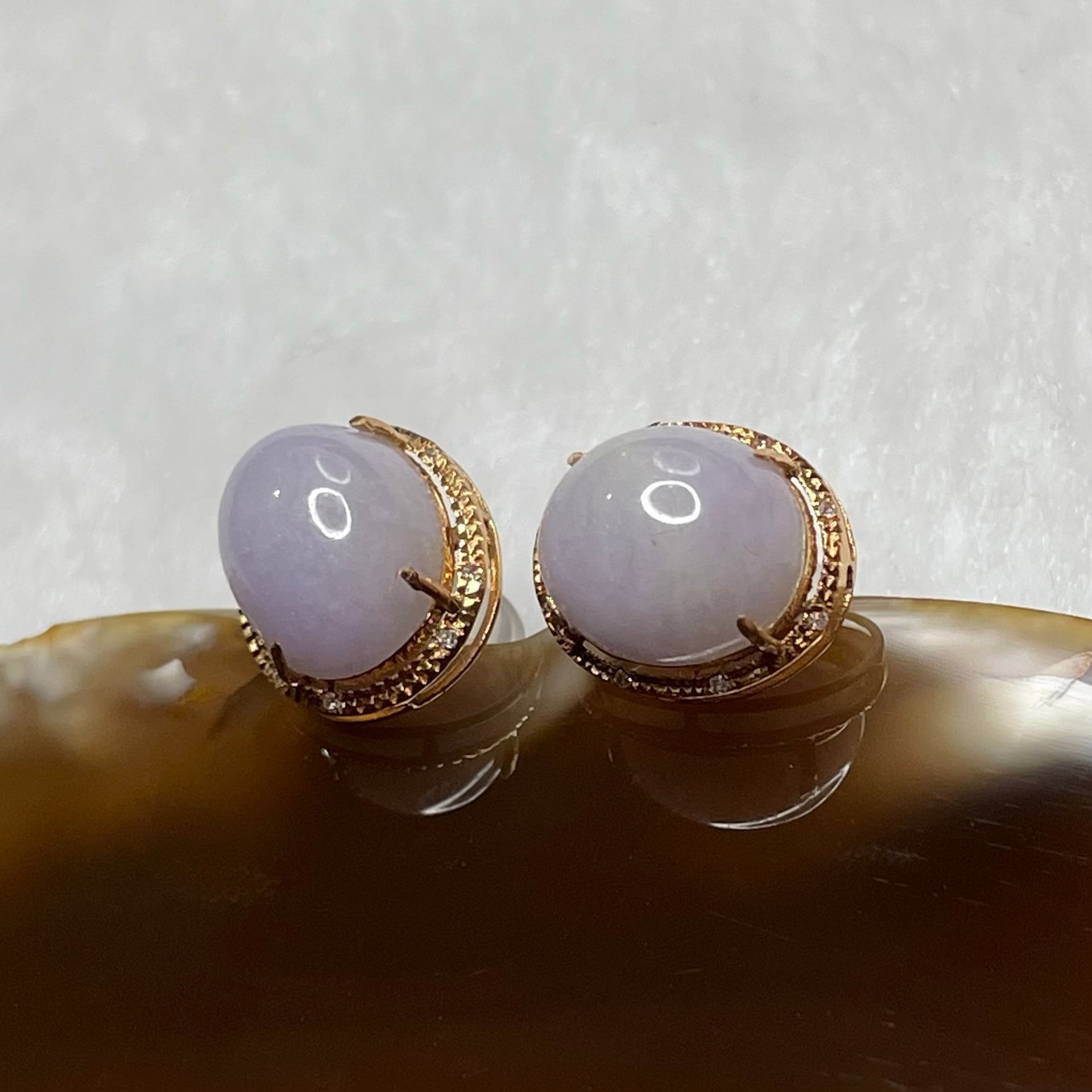 Type A Lavender Jade Jadeite Earrings 18k Rose Gold 2.74g 11.3 by 10.0 by 7.1mm - Huangs Jadeite and Jewelry Pte Ltd