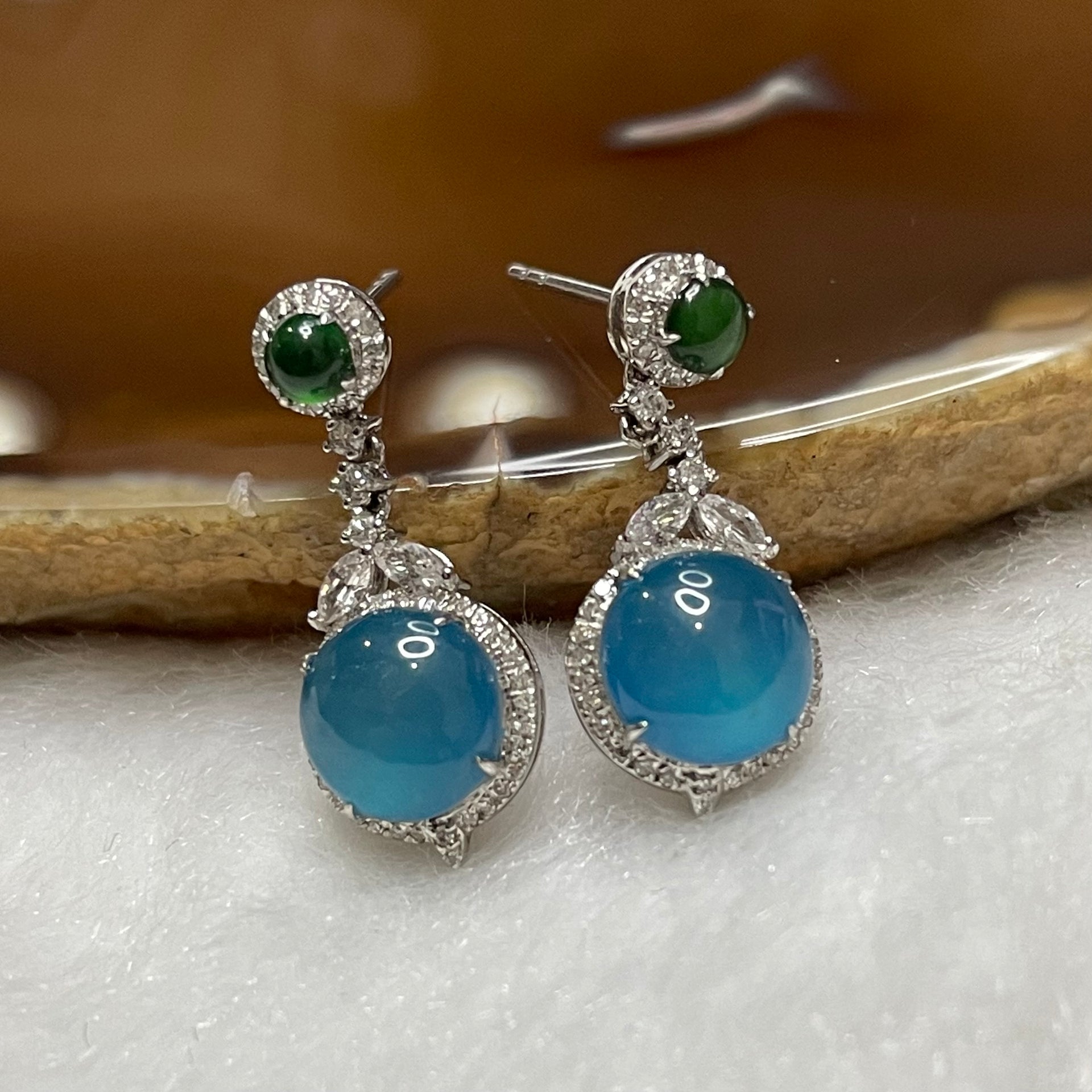 RARE Type A Blue Jade Jadeite Earring 18k white gold, natural diamonds & white sapphires 2.52g 21.7 by 8.7 by 5.2mm - Huangs Jadeite and Jewelry Pte Ltd