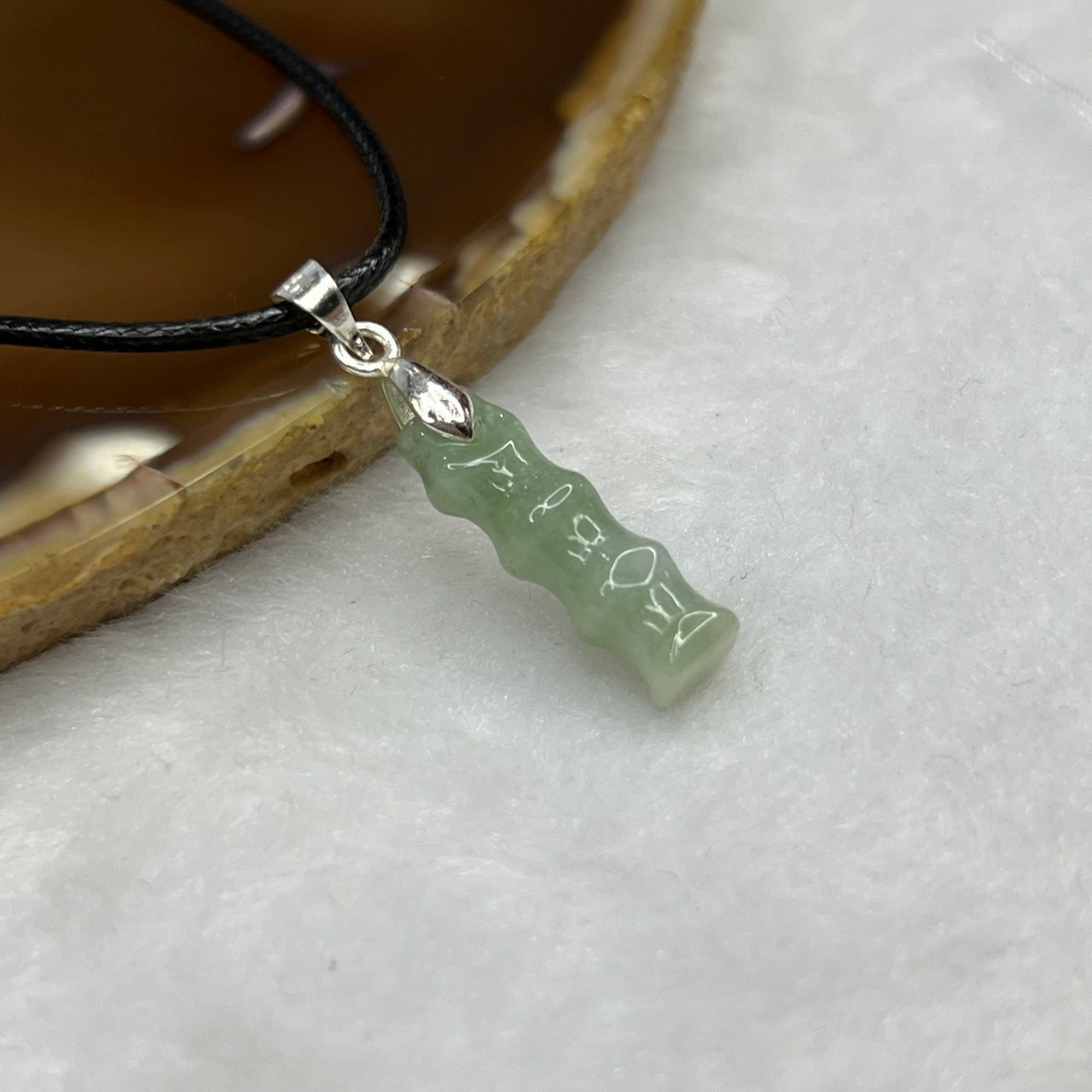 Type A Green Jade Jadeite Bamboo 3.17g 21.0 by 6.0 by 6.0 mm - Huangs Jadeite and Jewelry Pte Ltd