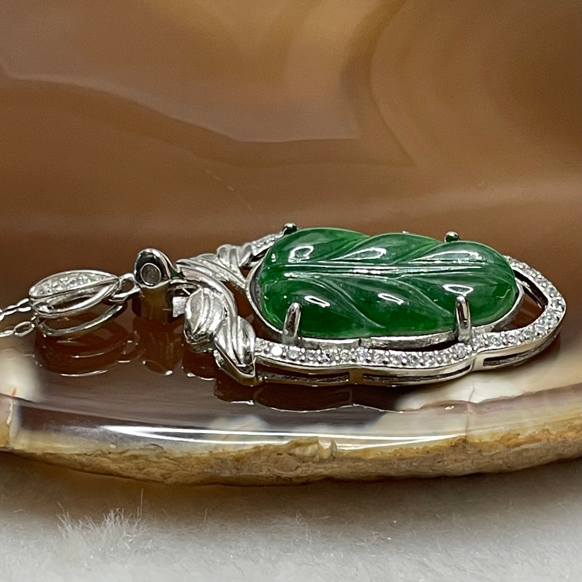 Type A Green Omphacite Jade Jadeite Leaf - 3.79g 40.1 by 15.4 by 5.5mm - Huangs Jadeite and Jewelry Pte Ltd