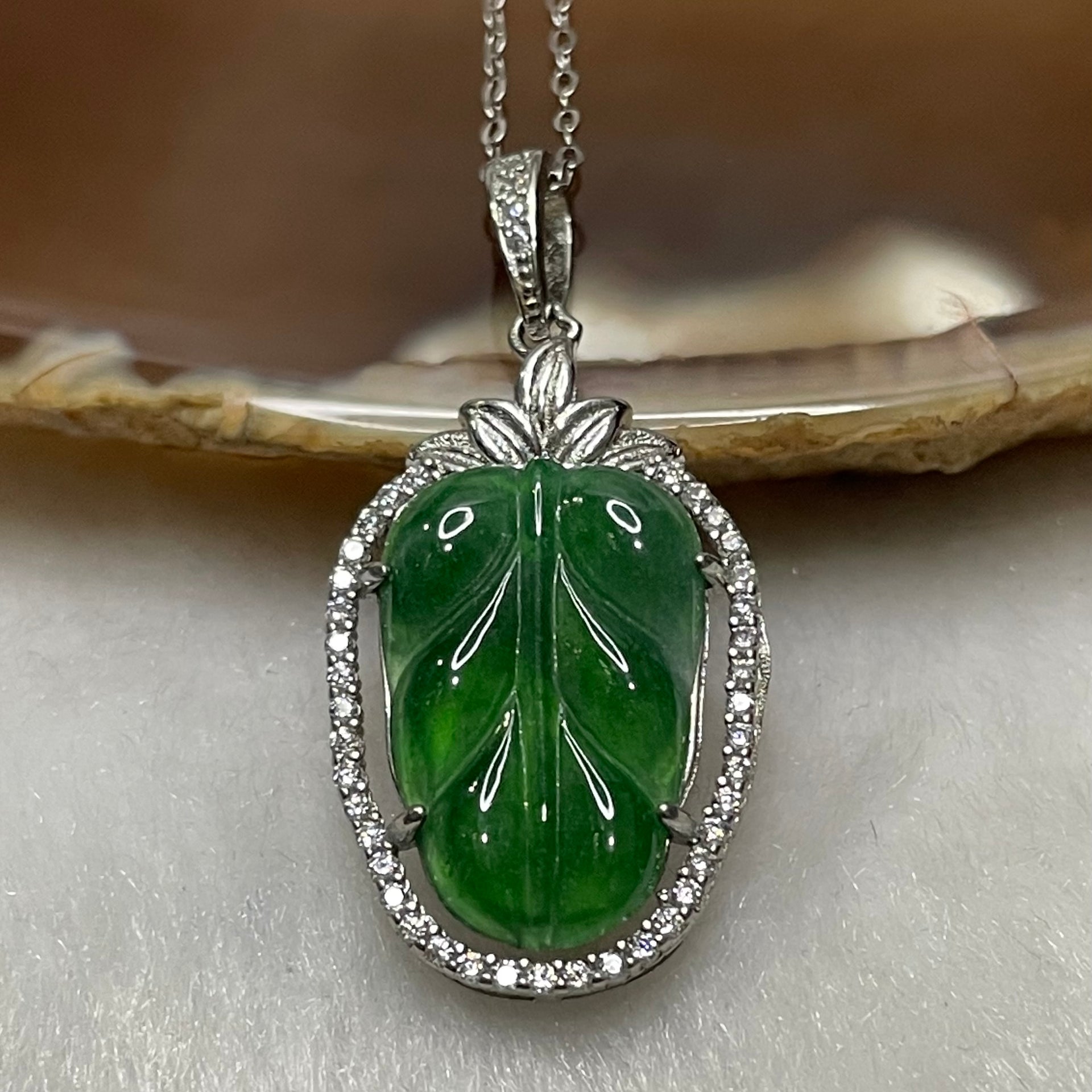 Type A Green Omphacite Jade Jadeite Leaf - 2.50g 30.9 by 15.1 by 4.6mm - Huangs Jadeite and Jewelry Pte Ltd