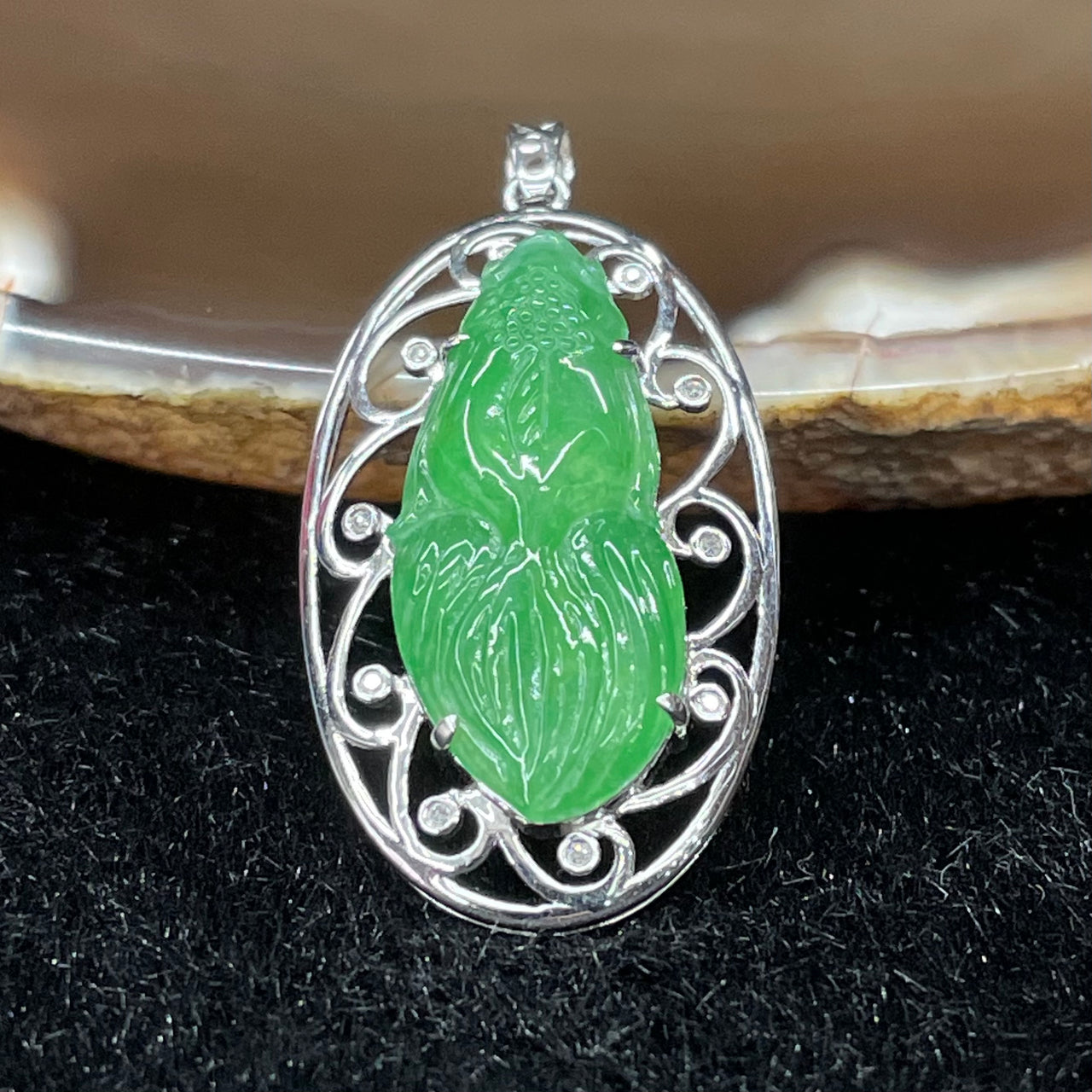 Type A Burmese Jade Jadeite 18k goldfish Pendant - 2.84g 30.2 by 17.1 by 6.1mm - Huangs Jadeite and Jewelry Pte Ltd