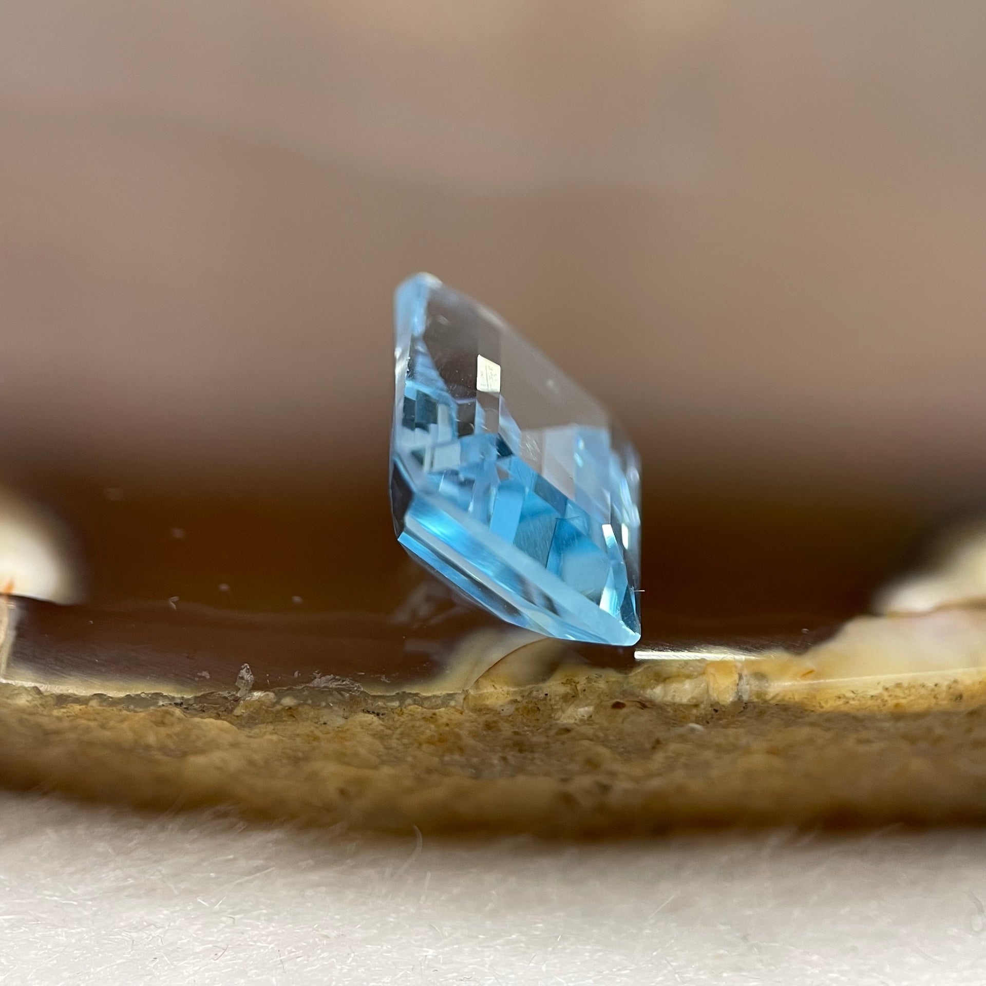 Natural Sky Blue Topaz 8.90 carats 13.9 by 10.0 by 6.3mm - Huangs Jadeite and Jewelry Pte Ltd