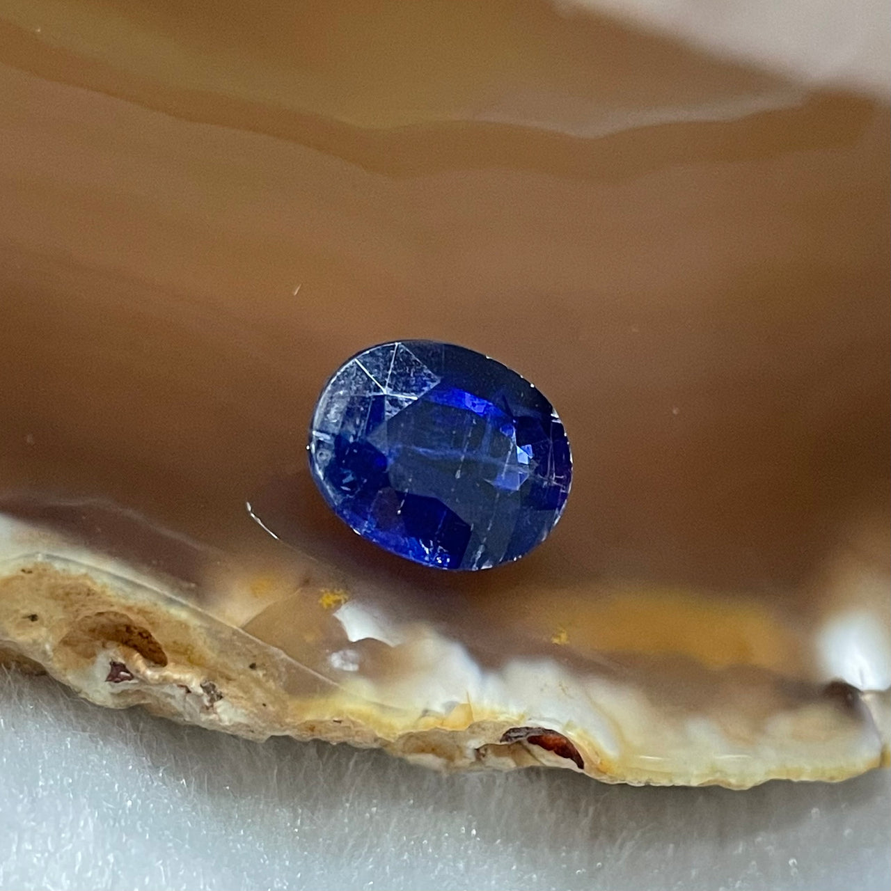 Natural Blue Sapphire 5.45 carats 11.6 by 9.0 by 5.4mm - Huangs Jadeite and Jewelry Pte Ltd