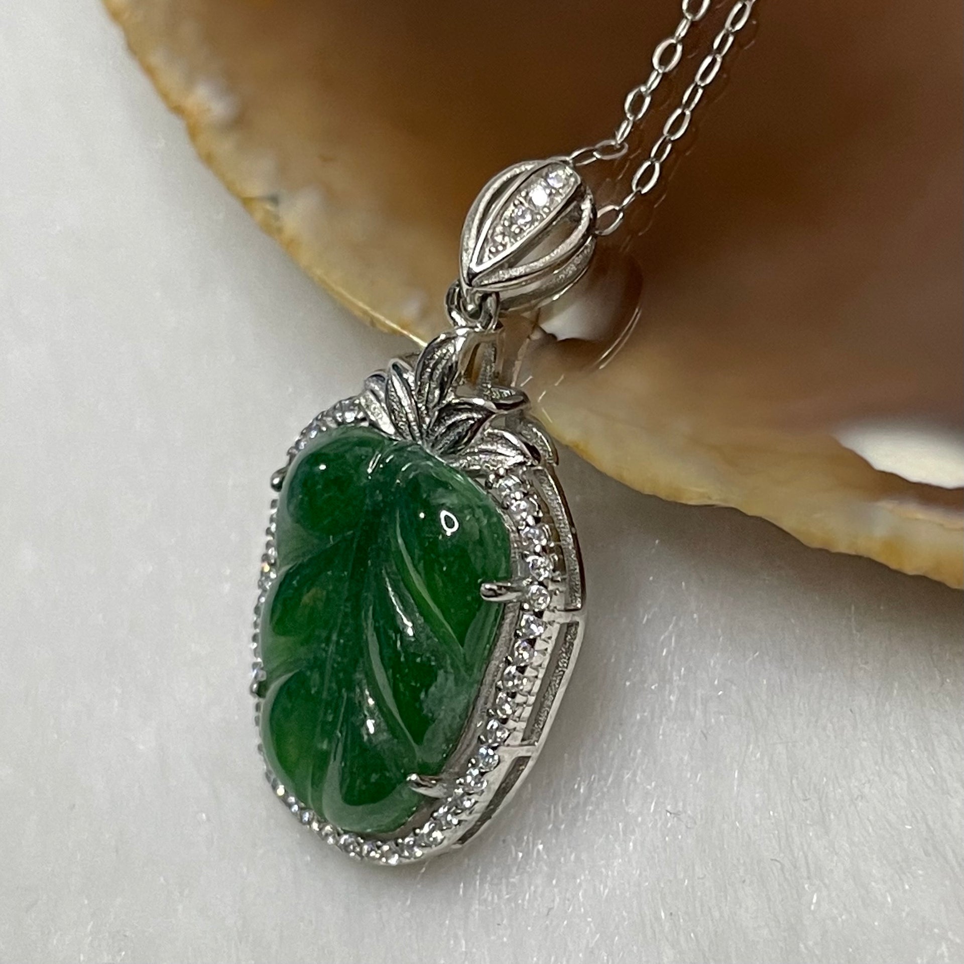 Type A Green Omphacite Jade Jadeite Leaf - 2.76g 30.2 by 15.8 by 5.2mm - Huangs Jadeite and Jewelry Pte Ltd