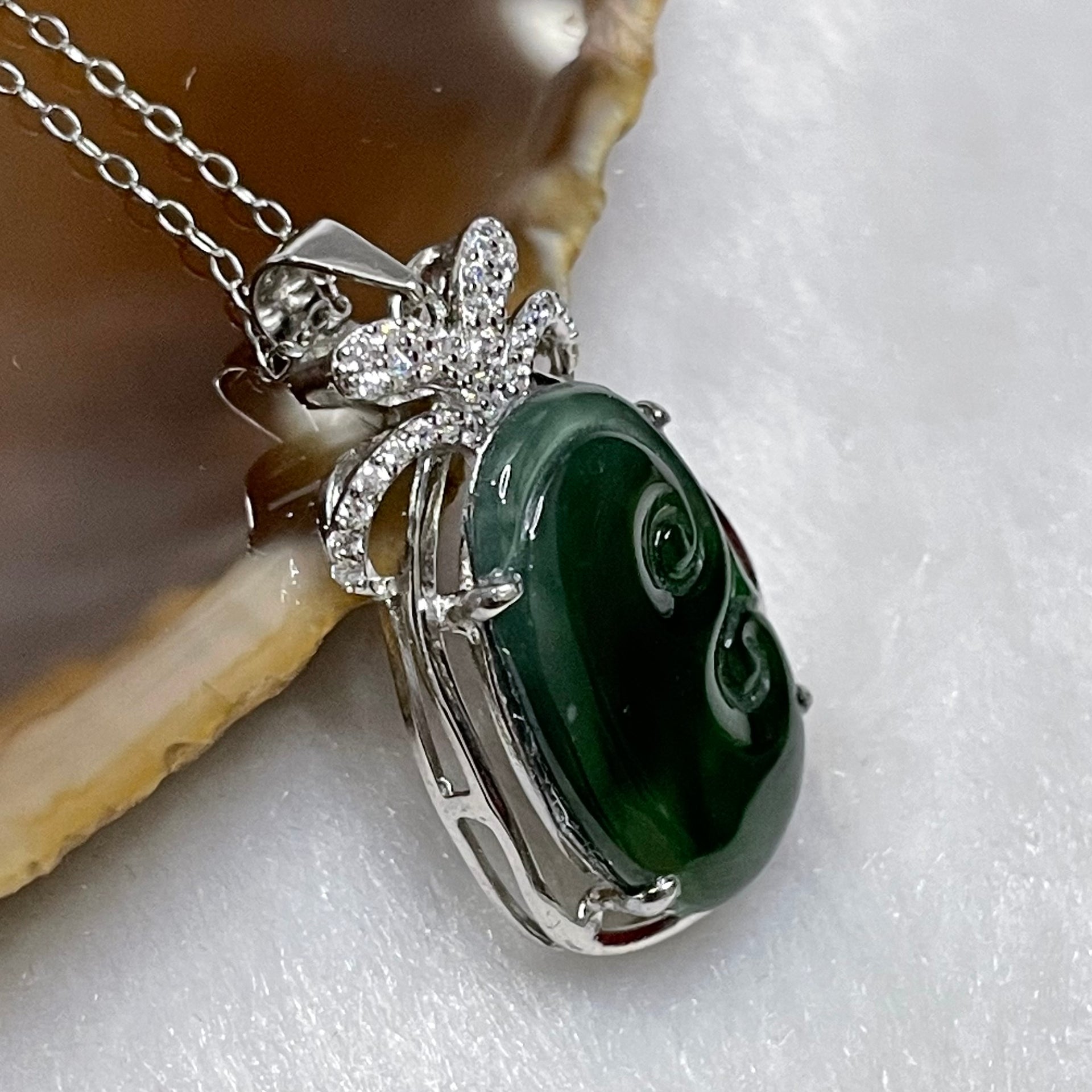 Type A Green Omphacite Jade Jadeite Ruyi - 3.18g 30.6 by 17.5 by 5.8mm - Huangs Jadeite and Jewelry Pte Ltd