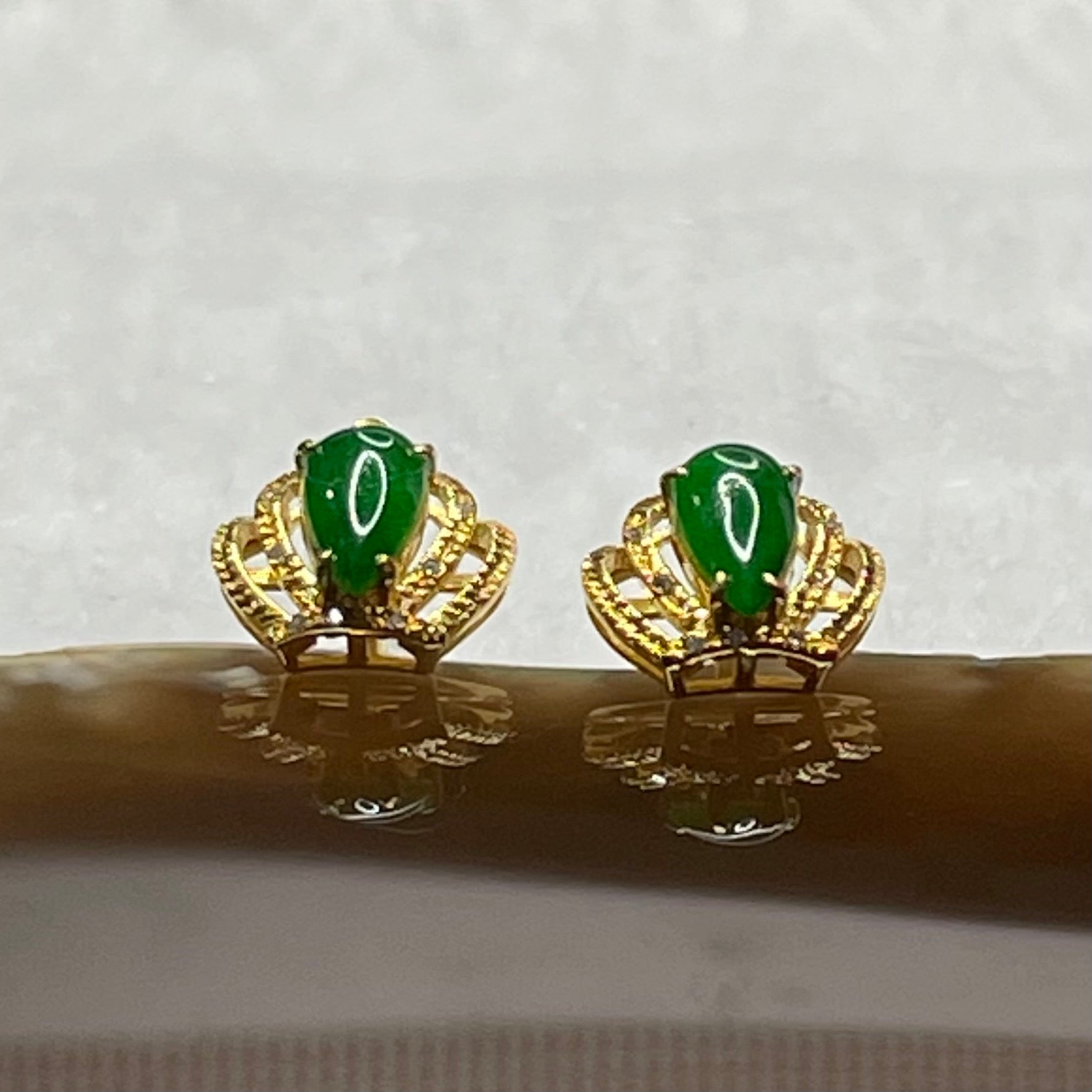 Type A Green Jade Jadeite Crown Earrings 18k Yellow Gold 1.62g 8.3 by 9.2 by 4.8mm - Huangs Jadeite and Jewelry Pte Ltd