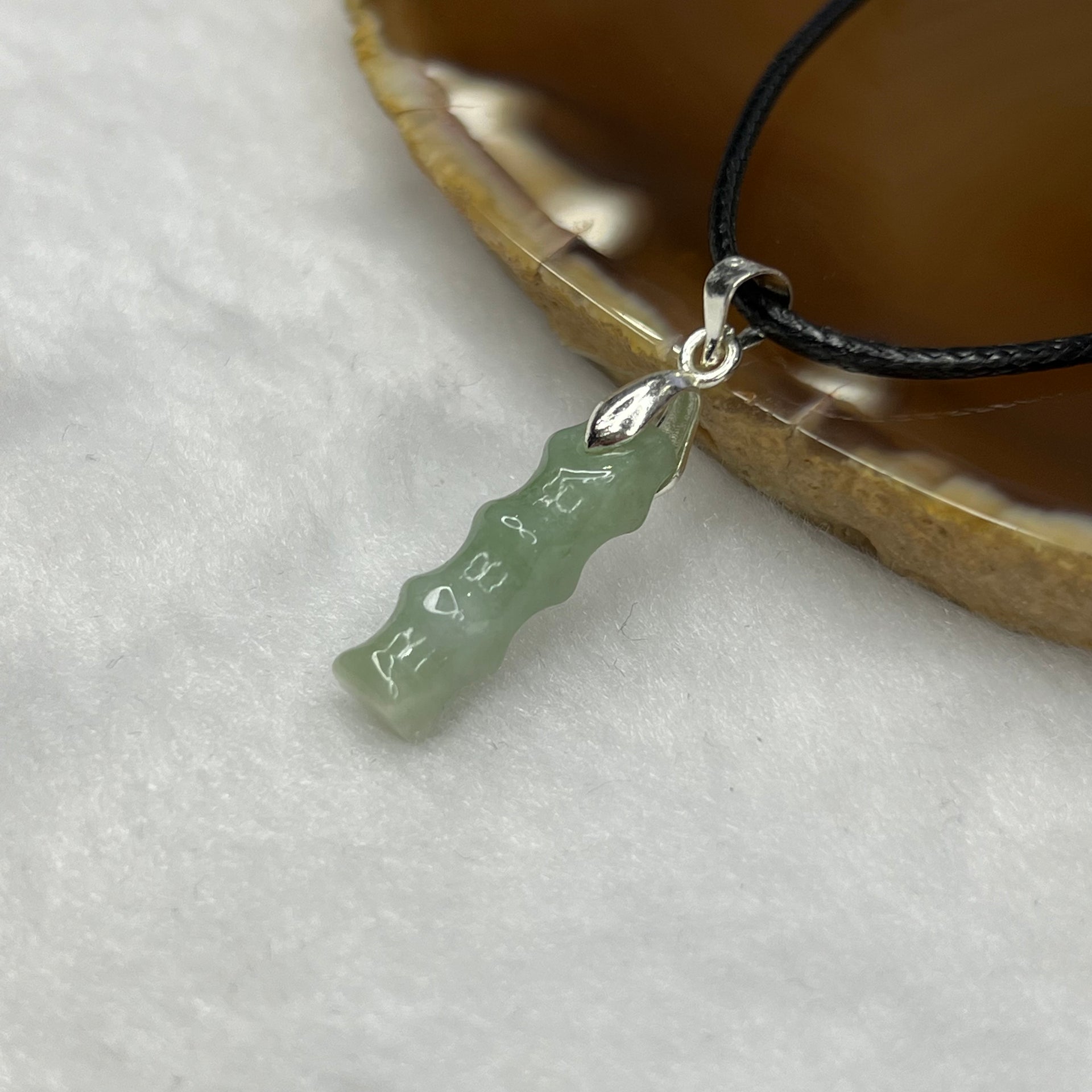 Type A Green Jade Jadeite Bamboo 3.17g 21.0 by 6.0 by 6.0 mm - Huangs Jadeite and Jewelry Pte Ltd