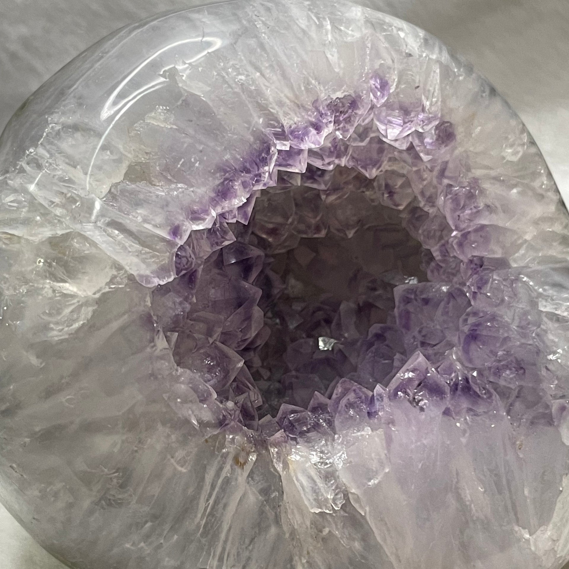 Natural Amethyst Cave - 1635g 122.0 by 116.5 by 41.4mm - Huangs Jadeite and Jewelry Pte Ltd