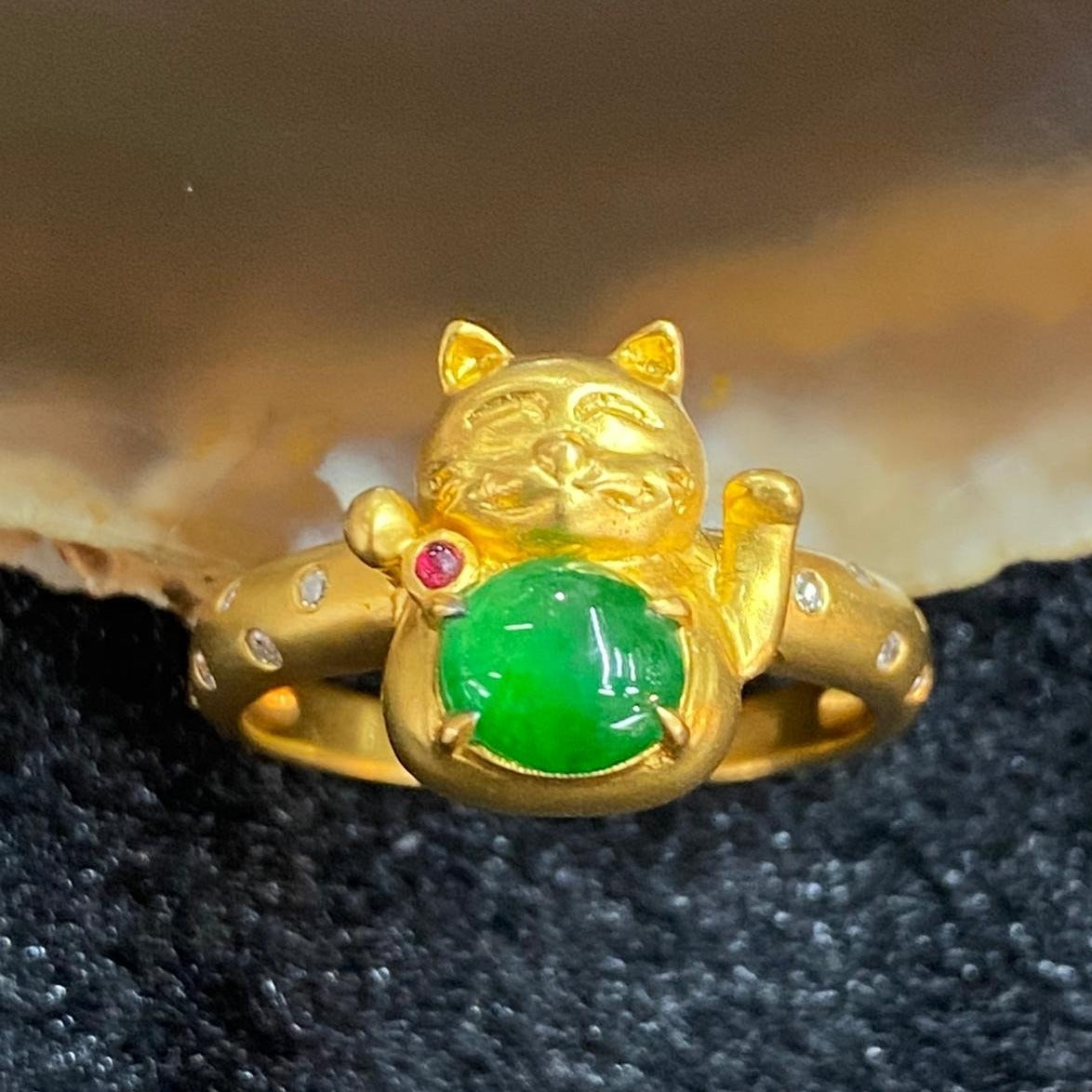 Type A Burmese Jade Jadeite Fortune Cat 18k yellow gold - 4.61g Fortune cat 11.9 by 11.2 by 6.8mm inner diameter 16.9mm US6.5 HK14.5 - Huangs Jadeite and Jewelry Pte Ltd