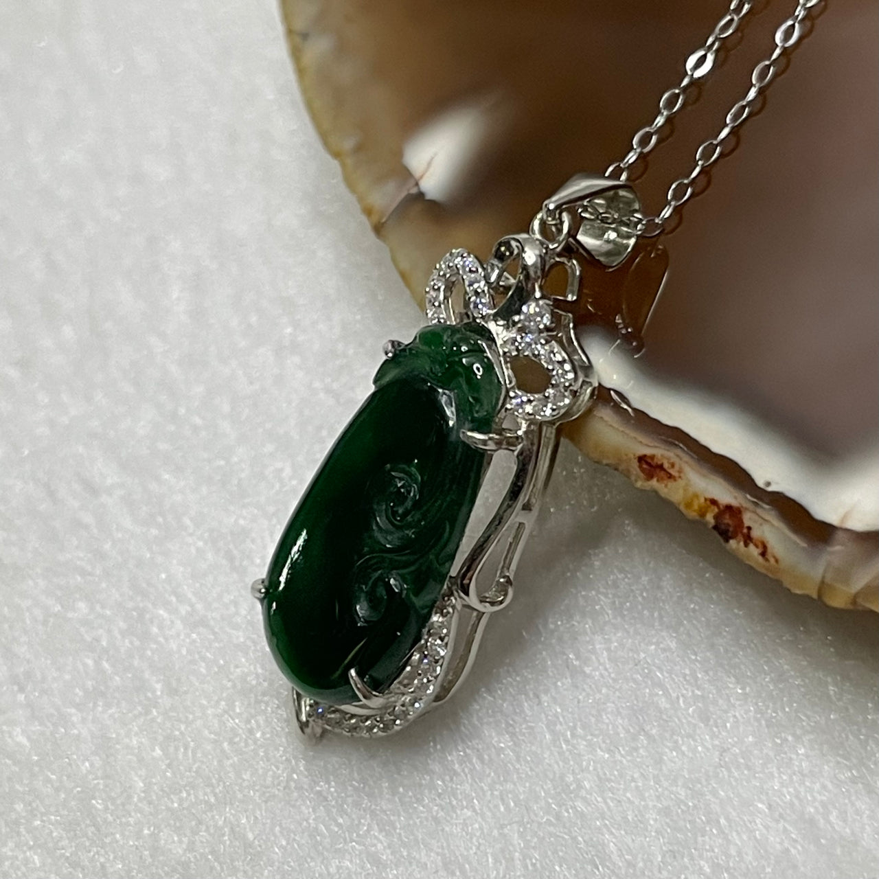 Type A Green Omphacite Jade Jadeite Ruyi - 3.06g 36.6 by 12.8 by 6.1mm - Huangs Jadeite and Jewelry Pte Ltd